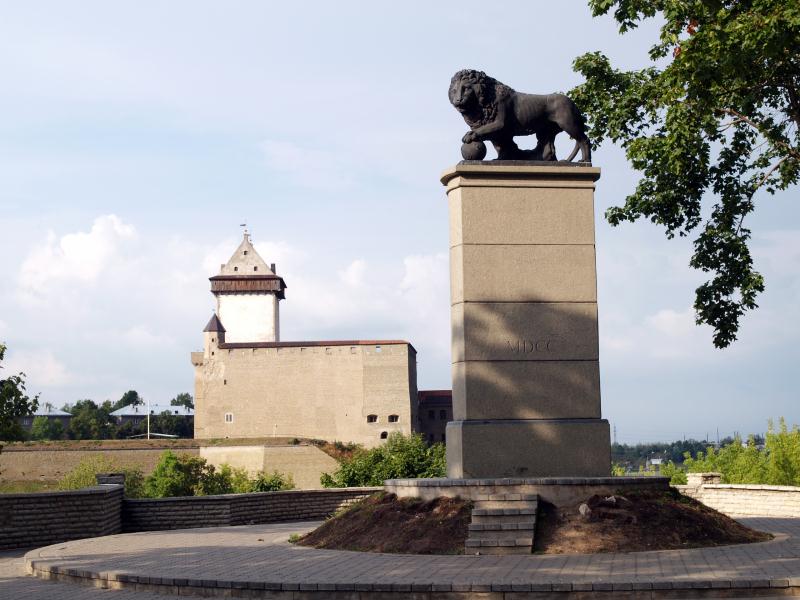File:Narva-Jõesuu_mälestusmärk_Rootsi lõvi_2.jpg